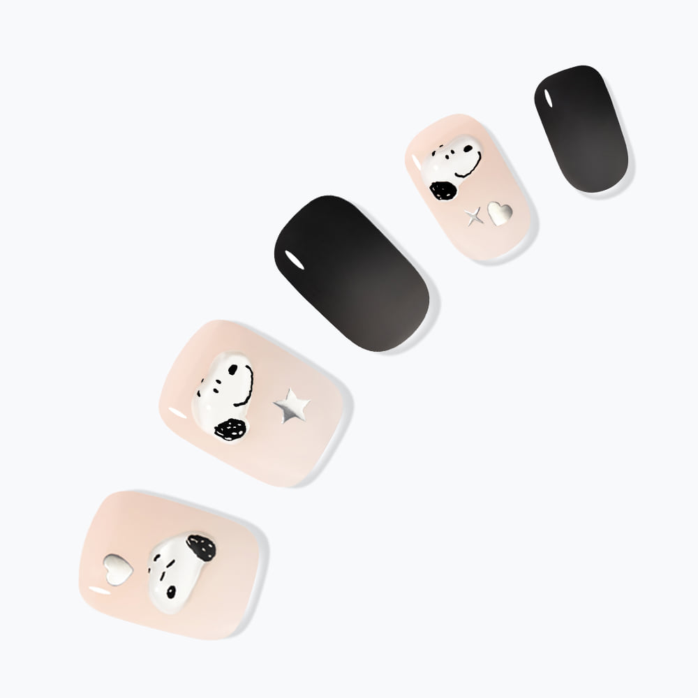 Dashing Diva Magic Press- Bubbly Snoopy (Regular Round) | 穿戴甲| Press On Nail