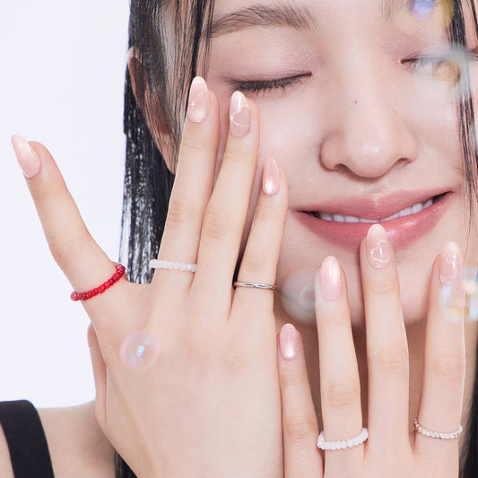 Dashing Diva Magic Press- Blushing Heart (Almond) | 穿戴甲| Press On Nail