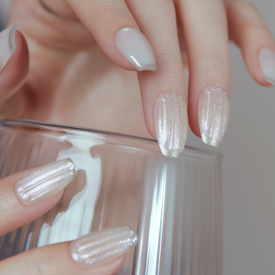 Dashing Diva Magic Press- Glass Gray (Coffin) | 穿戴甲| Press On Nail