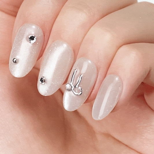 Dashing Diva Magic Press- Serine (Almond) | 穿戴甲| Press On Nail