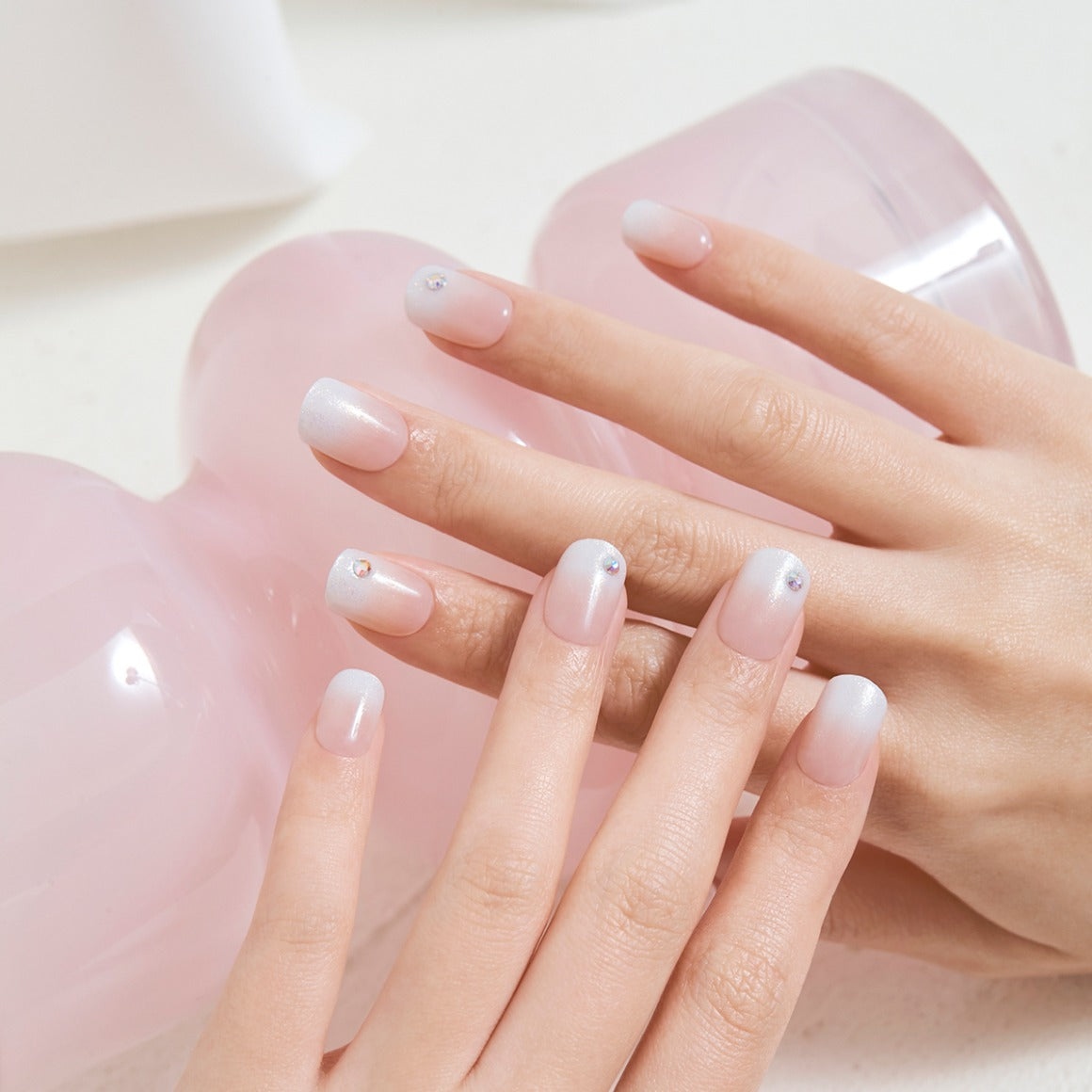 Dashing Diva Magic Press- Shining White (Regular Round) | 穿戴甲| Press On Nail