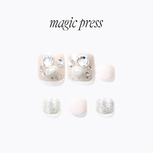 Dashing Diva Magic Press Pedicure- White Pearl | 穿戴甲(腳甲)| Press On Pedicure
