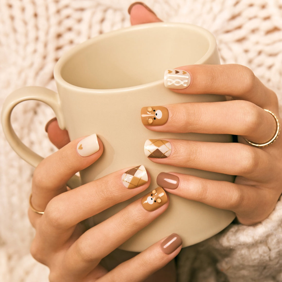 Dashing Diva Magic Press- Knitted Bear (Short Square) | 穿戴甲| Press On Nail