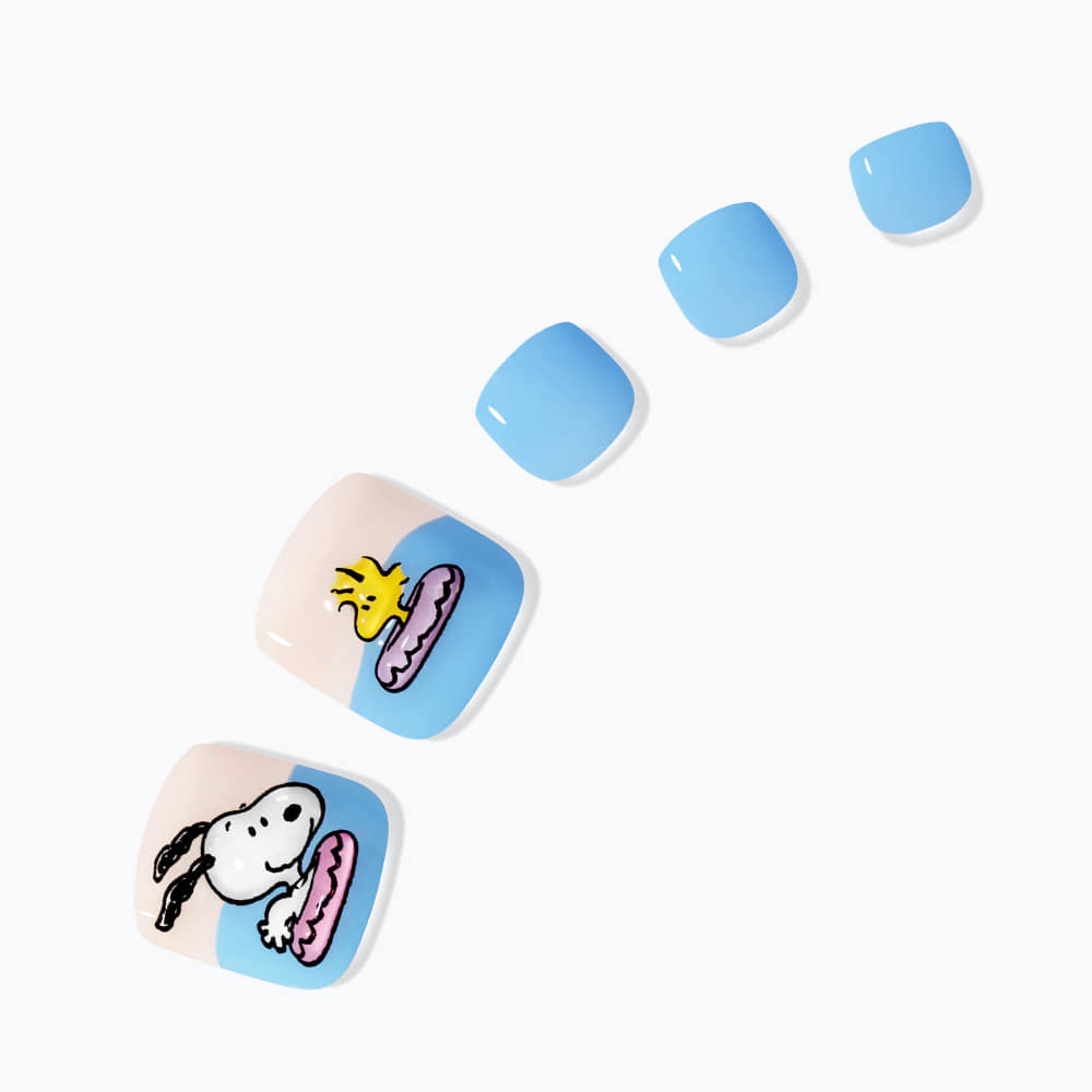 Dashing Diva Magic Press Pedicure- Summer Snoopy | 穿戴甲(腳甲)| Press On Pedicure