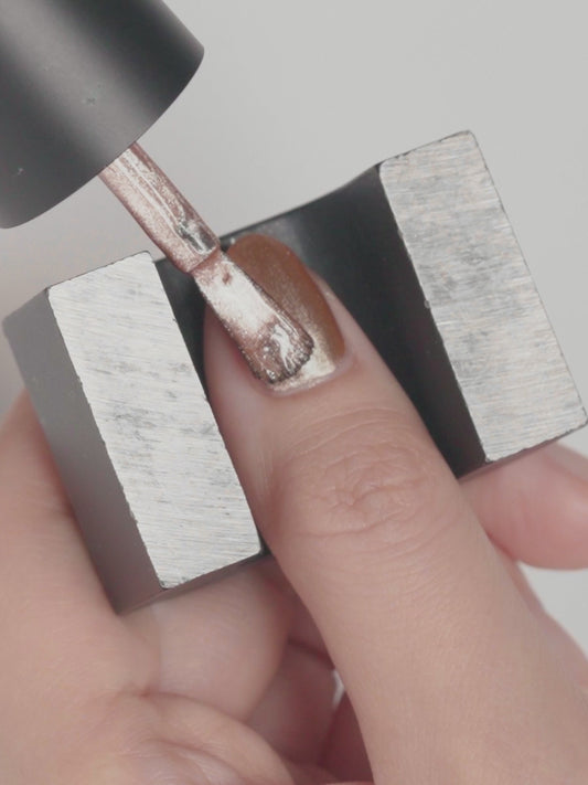 Finger Suit | Rising Sun | 指甲油 | Magnetic Nail Polish| 貓眼指甲油 | 曙光銅金