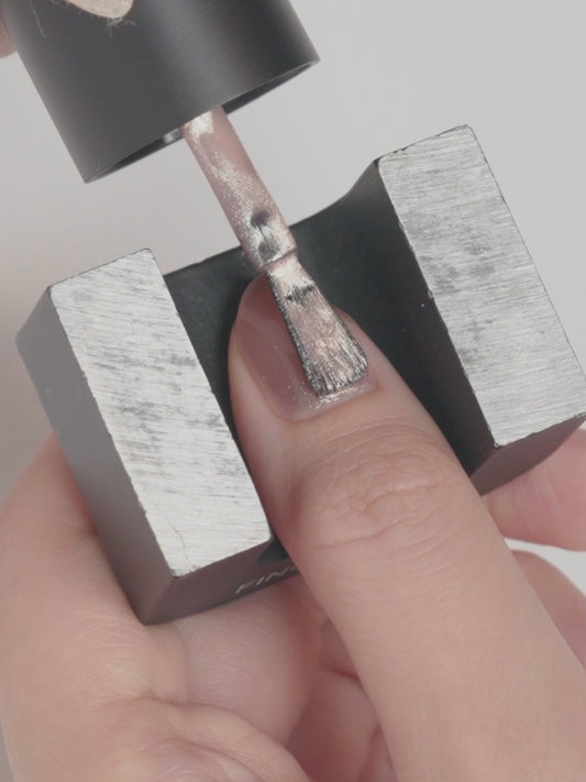 Finger Suit | Petal Glow | 指甲油 | Magnetic Nail Polish|貓眼指甲油 | 花瓣玫瑰光