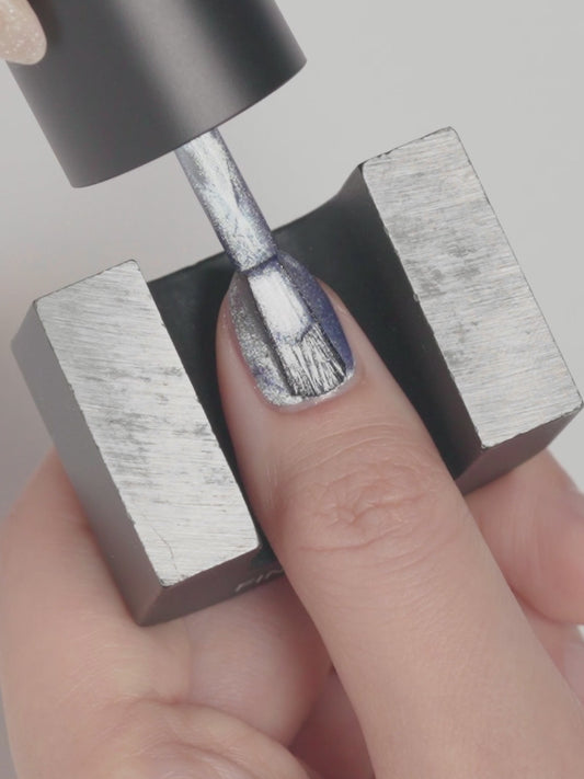 Finger Suit | Deep Dive | 指甲油 | Magnetic Nail Polish| 貓眼指甲油 | 深海藍磁光