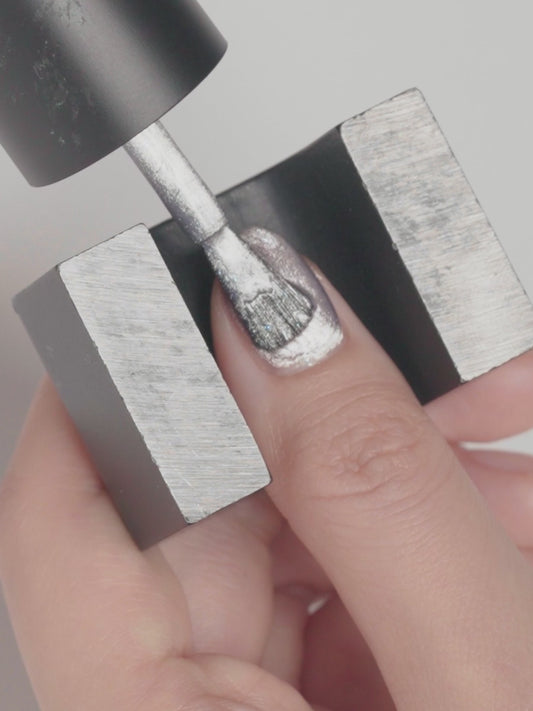 Finger Suit | Fluvia | 指甲油 | Magnetic Nail Polish| 貓眼指甲油 | 朦朧灰藍