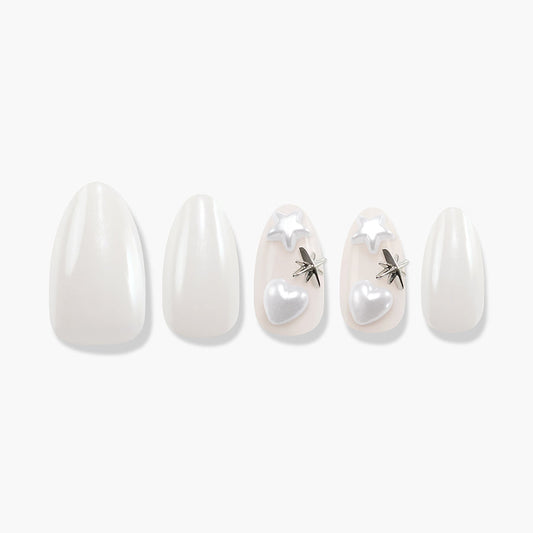 白色珍珠穿戴甲