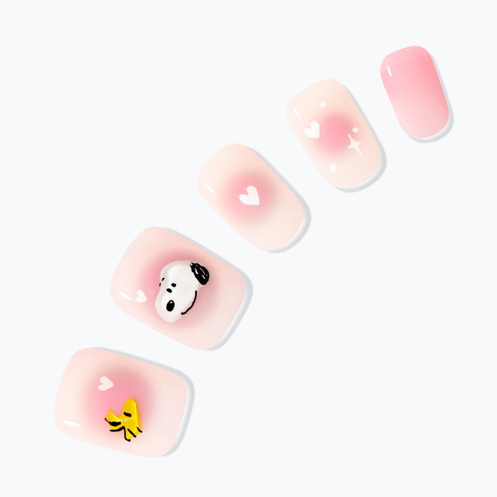 Dashing Diva Magic Press- Lovely Snoopy (Regular Round) | 穿戴甲| Press On Nail