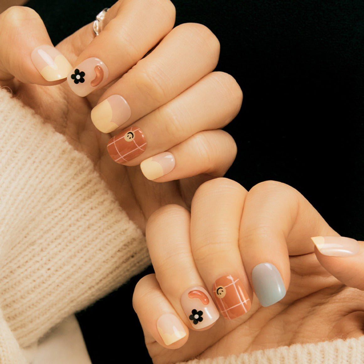 Dashing Diva Magic Press- Poki Poki (Short Square) | 穿戴甲| Press On Nail