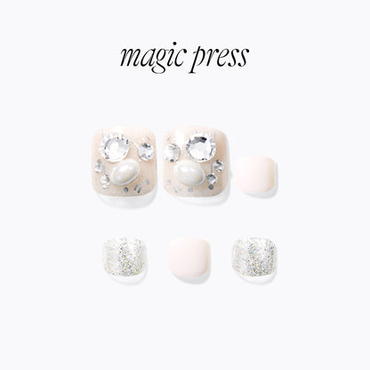 Dashing Diva Magic Press Pedicure- White Pearl | 穿戴甲（腳甲）| Press On Pedicure