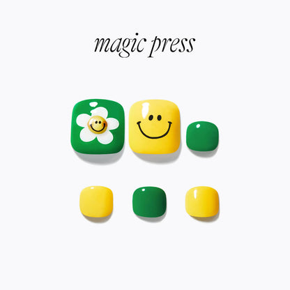 Dashing Diva Magic Press Pedicure- Smile Day | 穿戴甲（腳甲）| Press On Pedicure