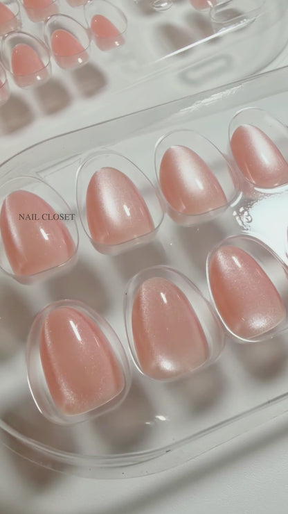 ohora NT Baby Glow Gel Nail Tips [Short Oval]｜嬰兒粉玻璃珠貓眼凝膠美甲片・短橢圓穿戴甲